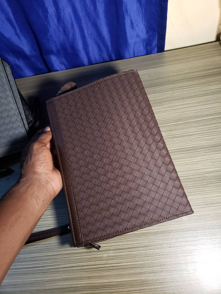 Sac à main pour homme élégant