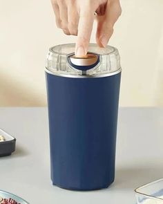 Moulin Électrique Portable – La puissance d’un grand appareil dans un format compact !